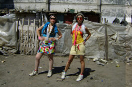 Pan Duro fue un dúo integrado por Soledad Aluastuey y Belén Romero Gunset, que combinó música, performance e instalación en obras que criticaban al sistema, desde el ecofeminismo, el artivismo y las subculturas urbanas 